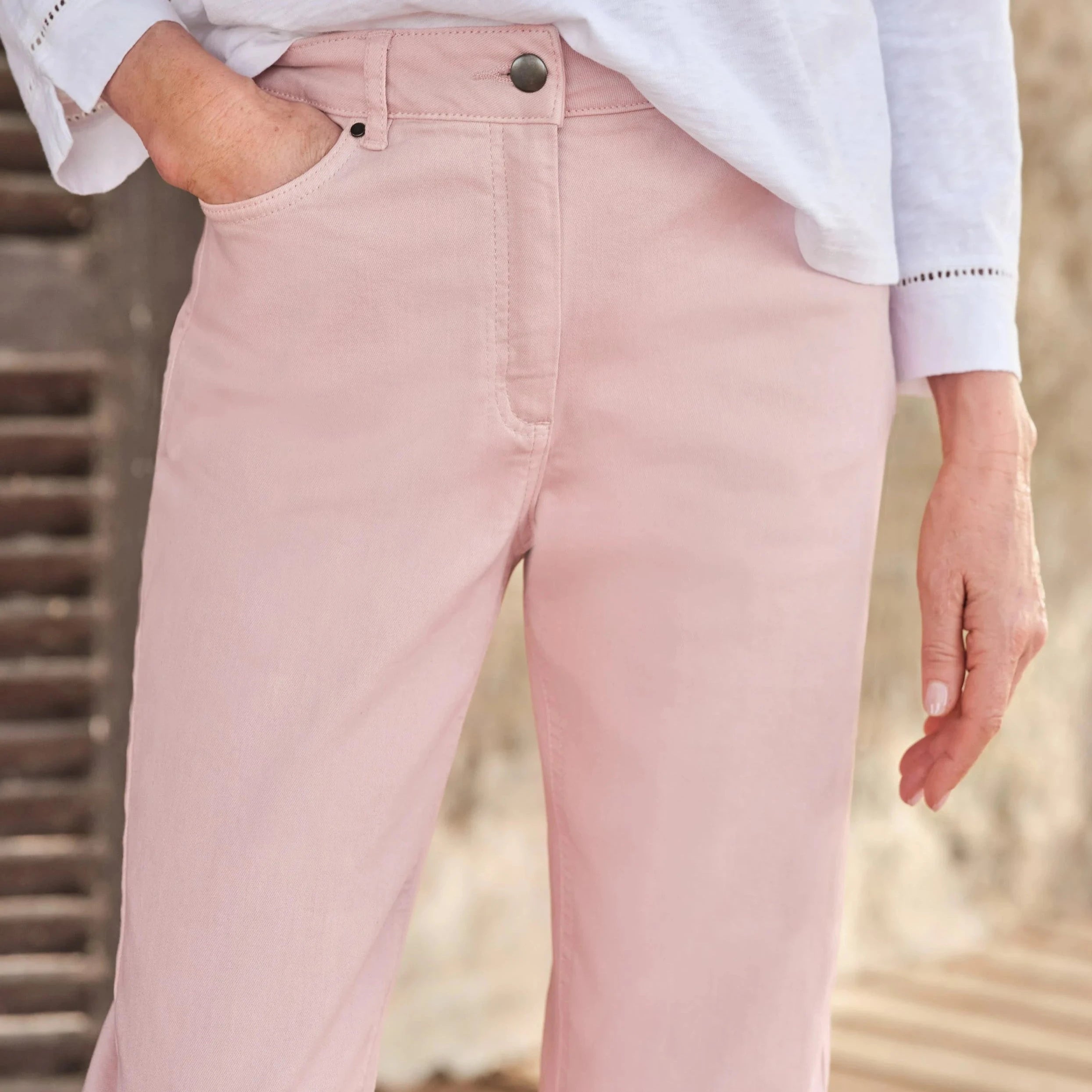 Easy Fit Cropped Jeans