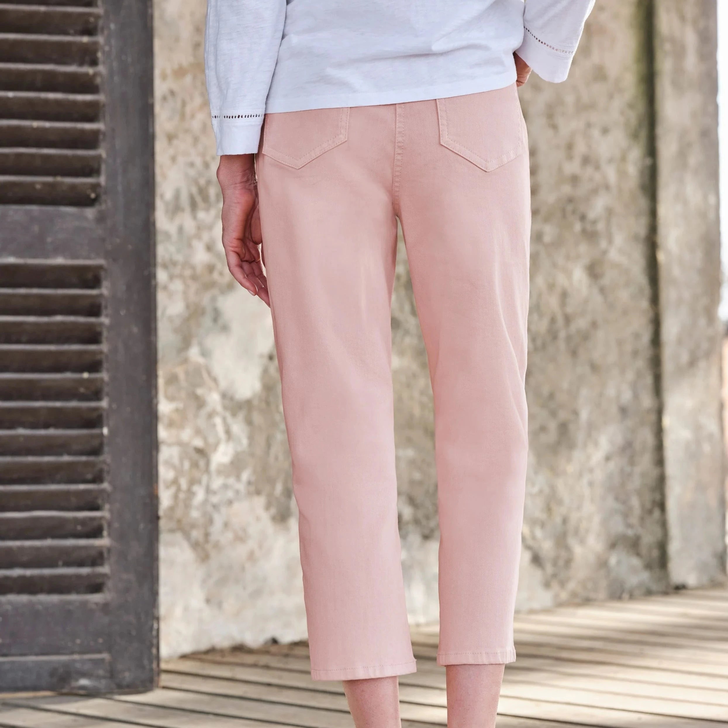 Easy Fit Cropped Jeans