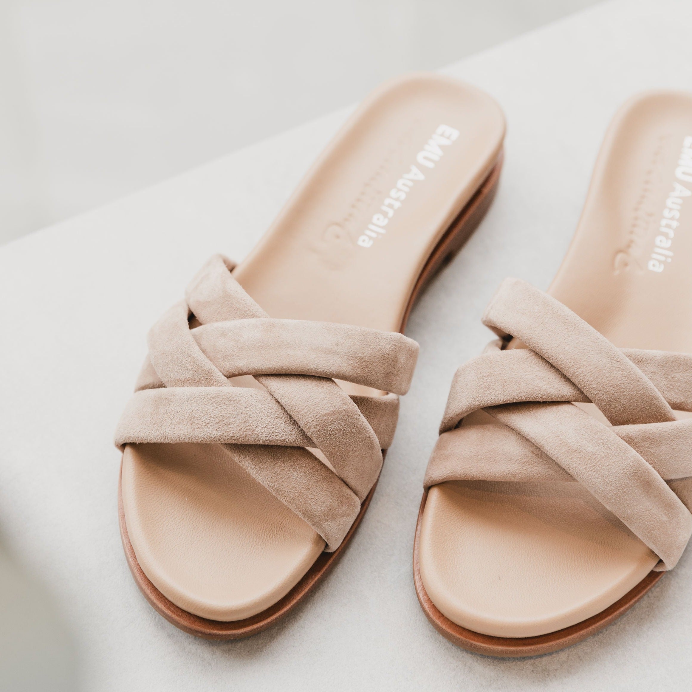 EMU Ikara Cow Leather Slide
