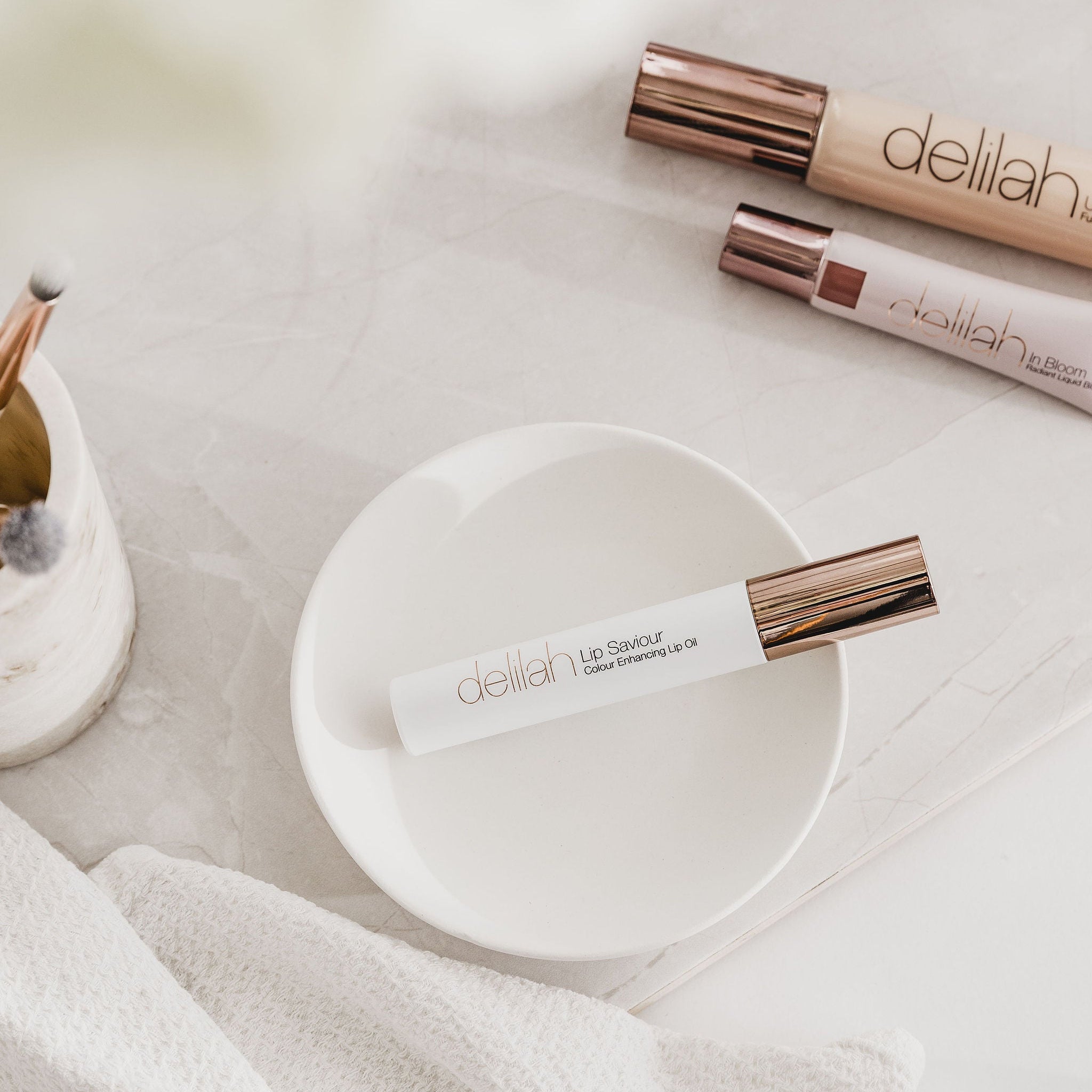 Delilah Cosmetics - Lip Saviour - Colour Enhancing Lip Oil