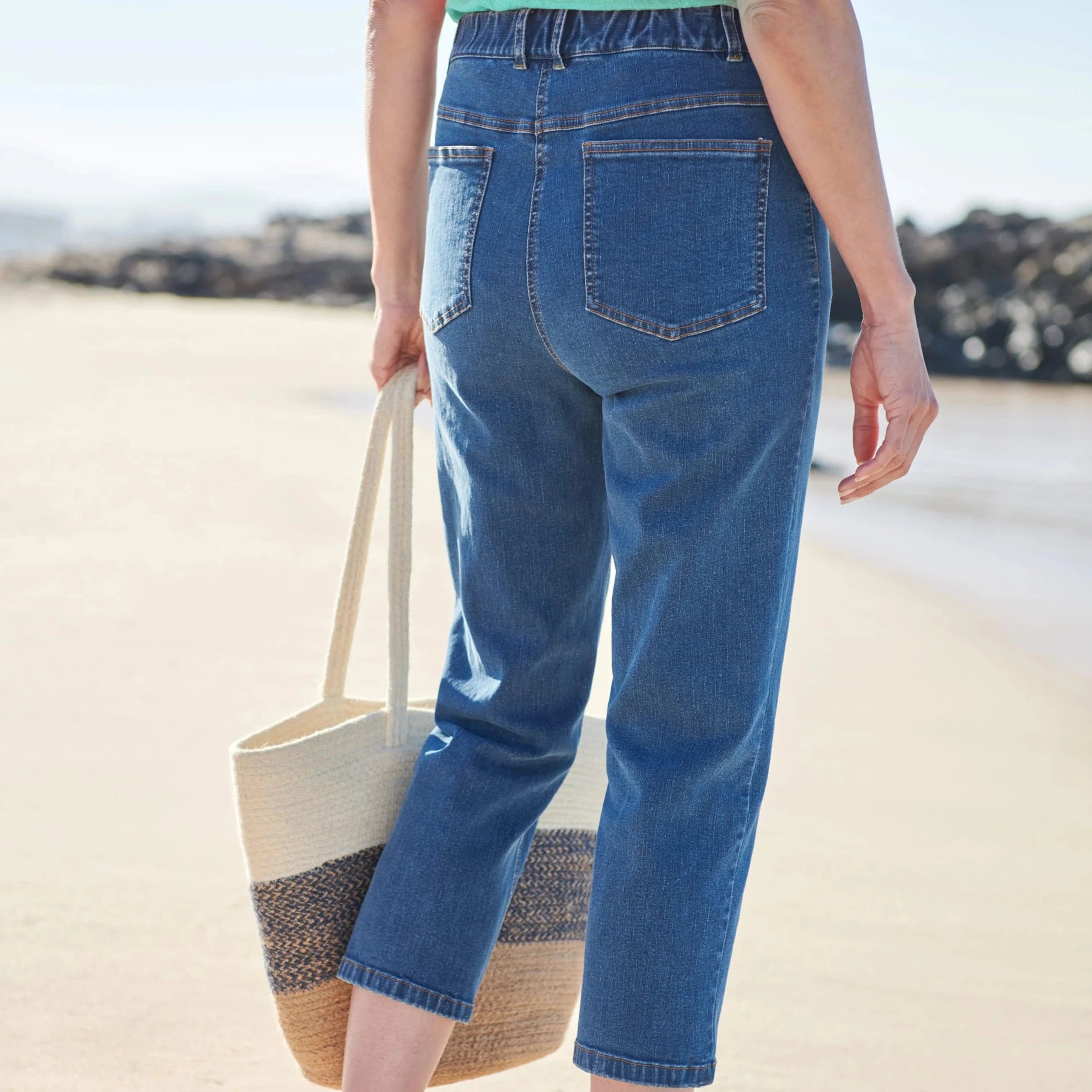 Easy Fit Cropped Jeans