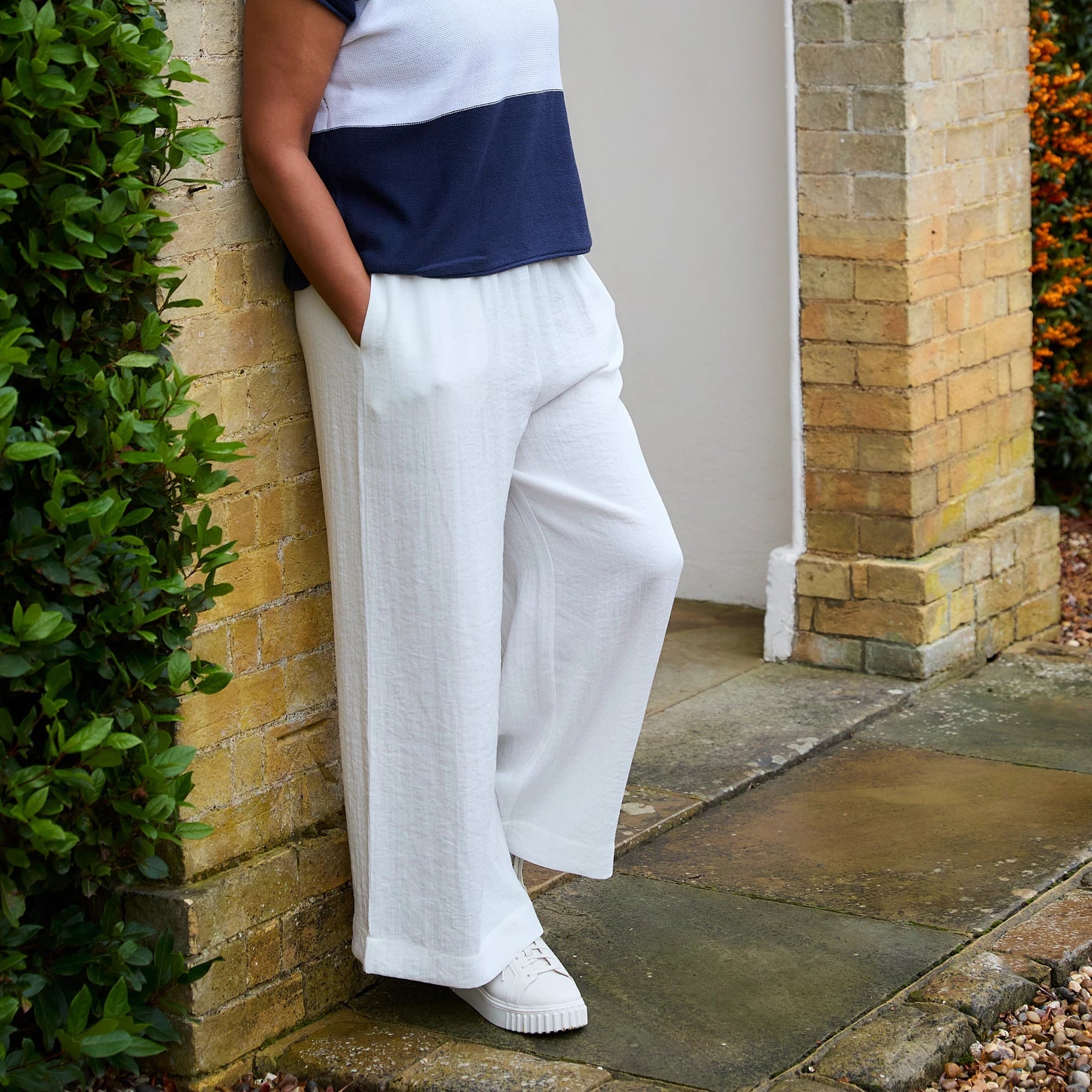 Ripple Elastic Waist Palazzo Pants