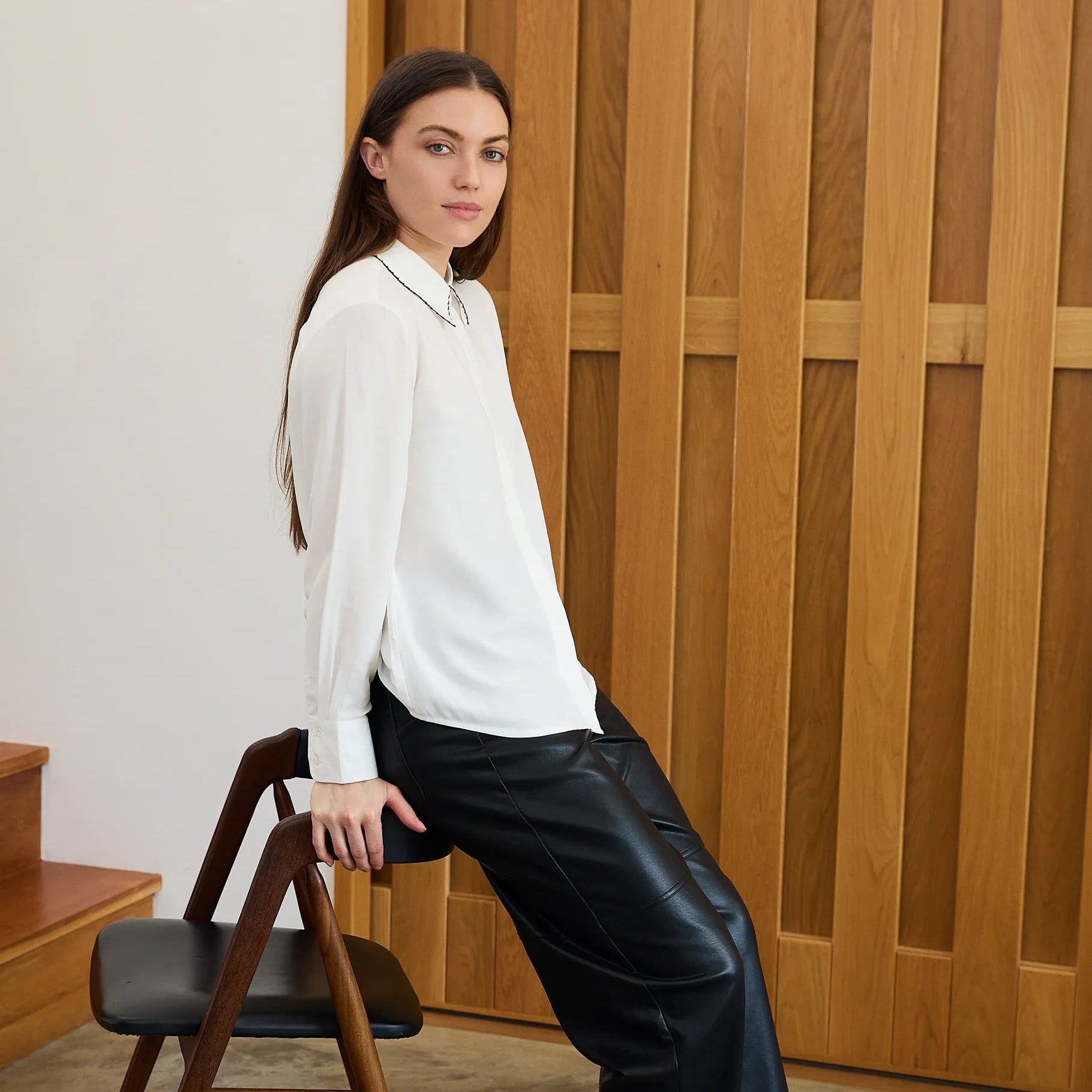 Scallop Edge Collar Shirt