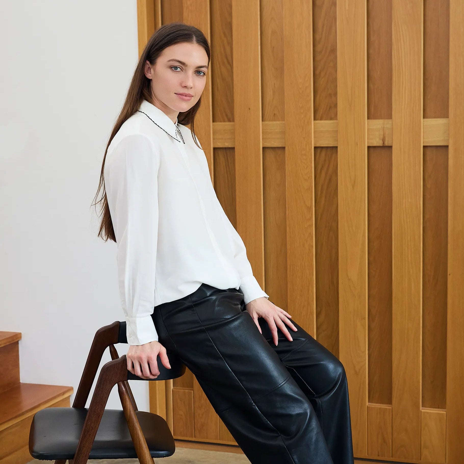 Scallop Edge Collar Shirt