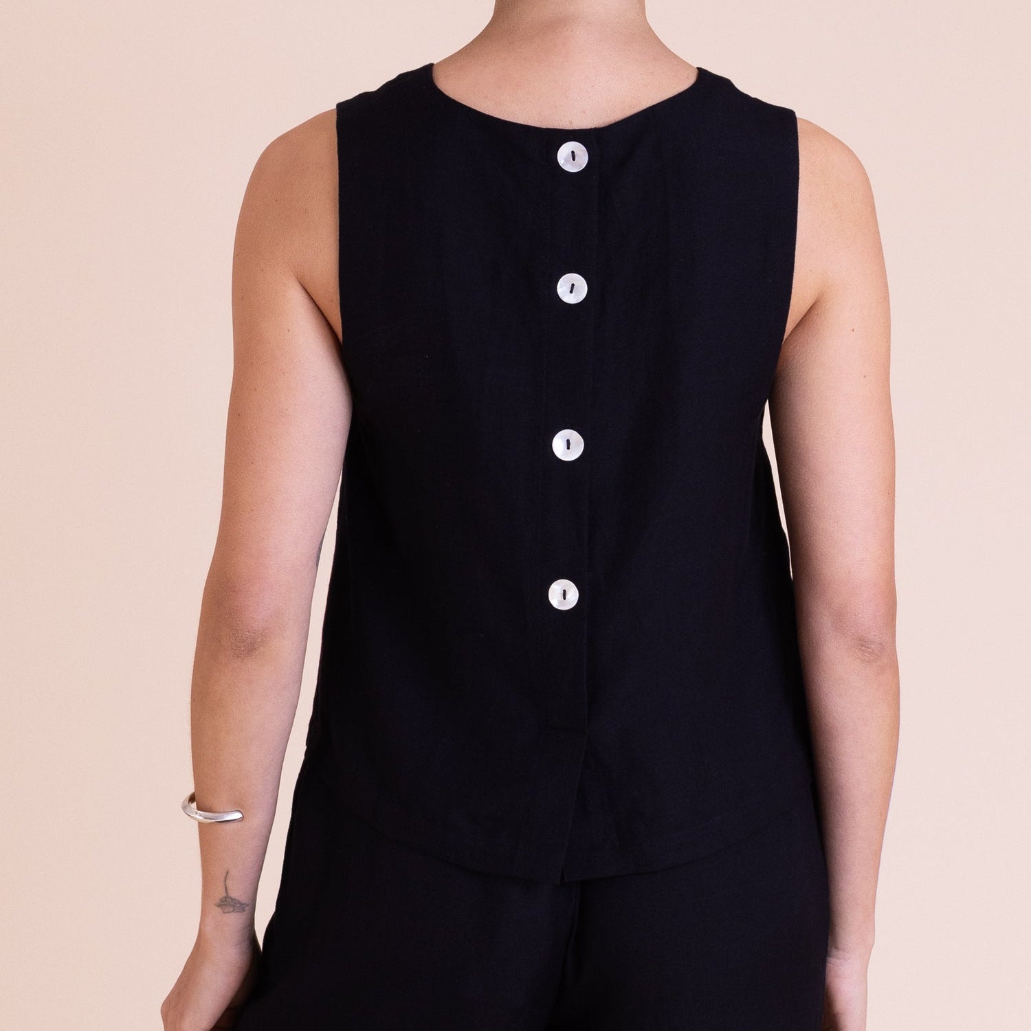 Button Back Shell Top