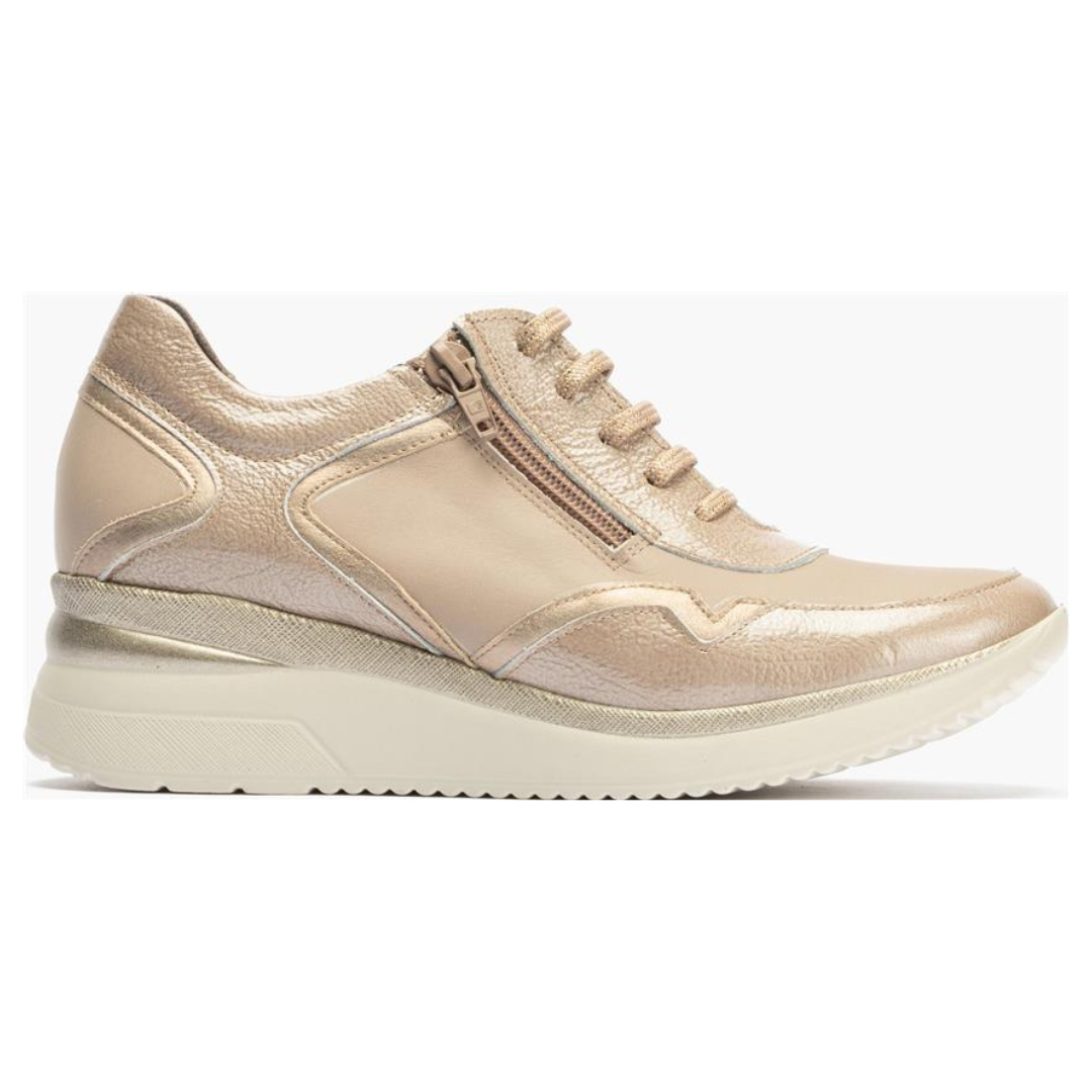 Pitillos Beige Leather Trainers with Metallic Trim (10210)