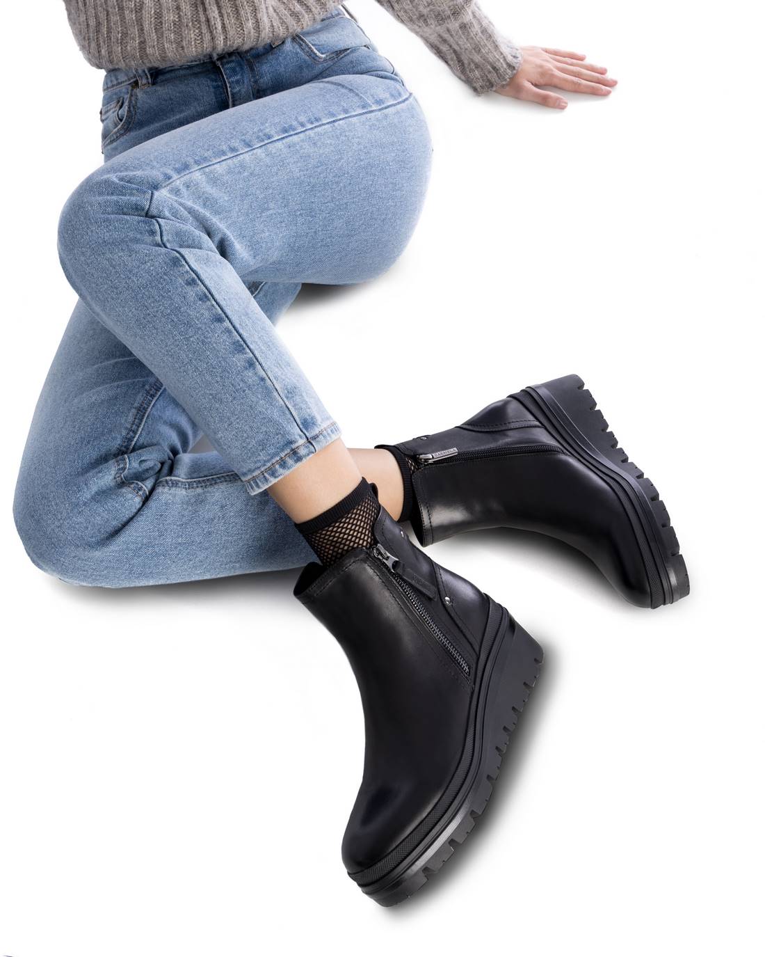 Carmela Black Wedge Boots