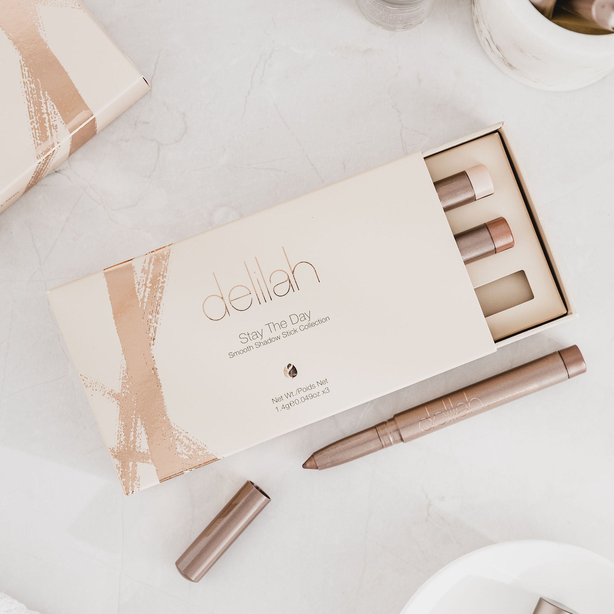 Delilah Cosmetics - Smooth Shadow Stick Collection - Stay The Day