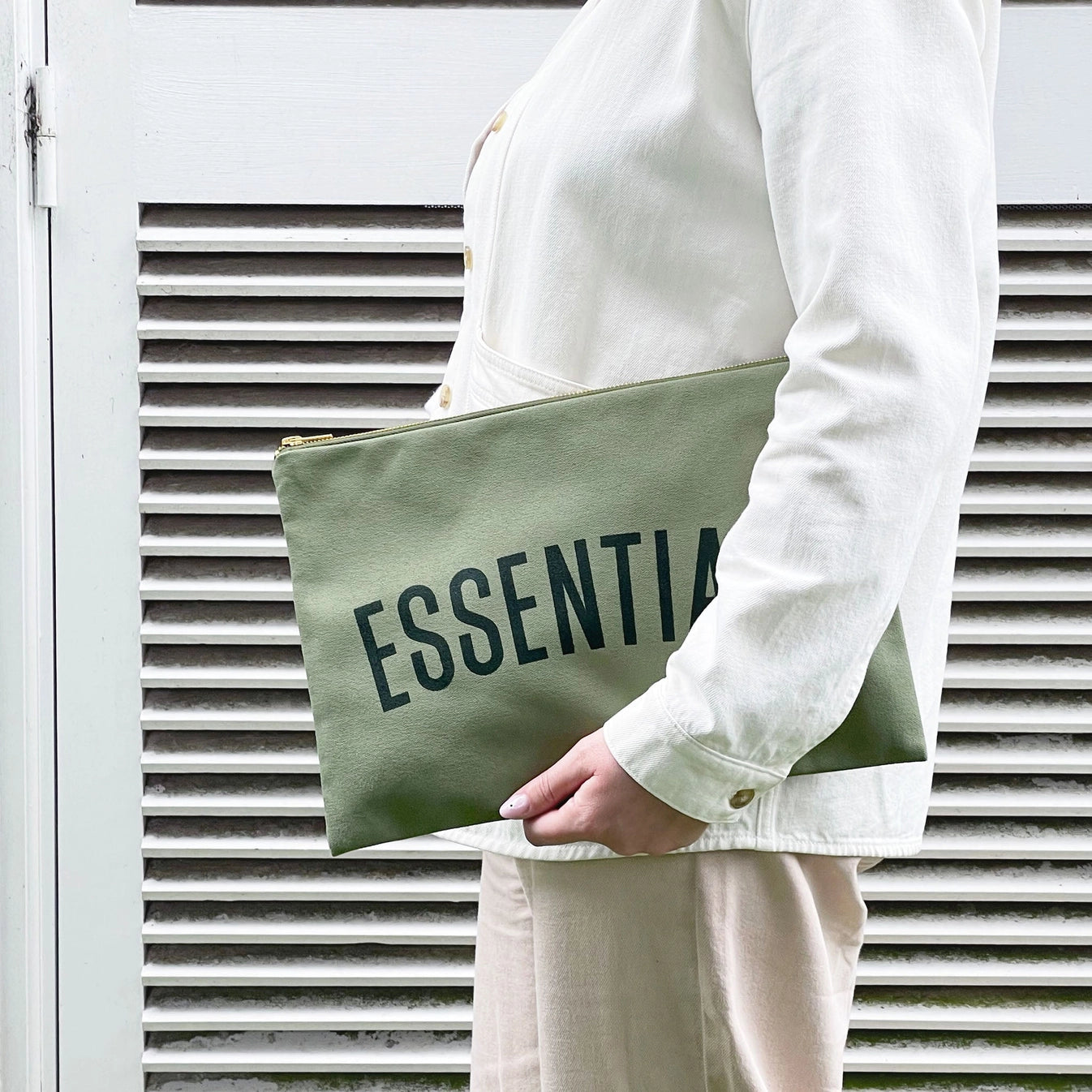 Essentials - Extra Large Pouch