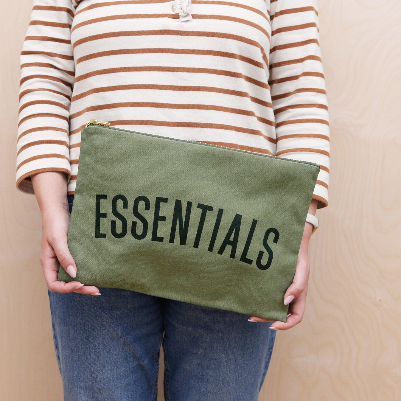 Essentials - Extra Large Pouch