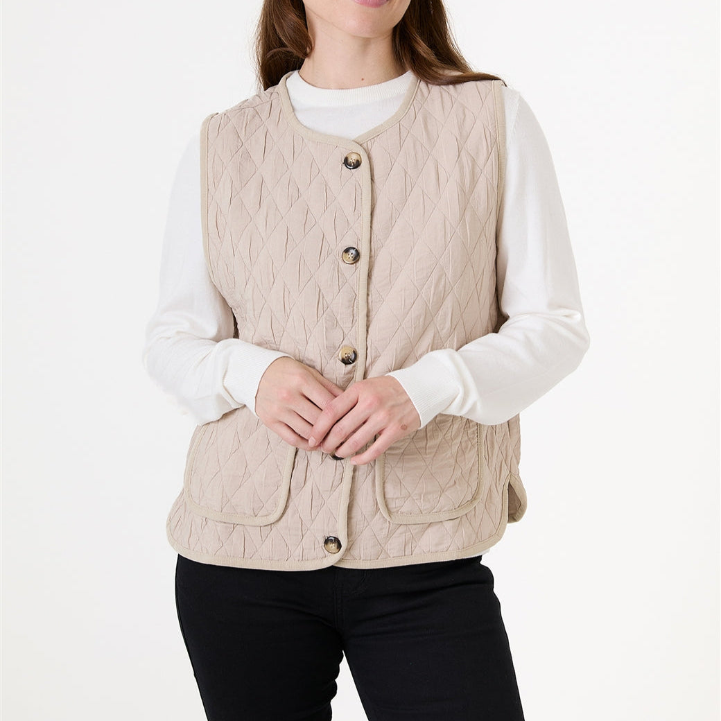 Round Neck Boxy Diamond Quilted Gilet