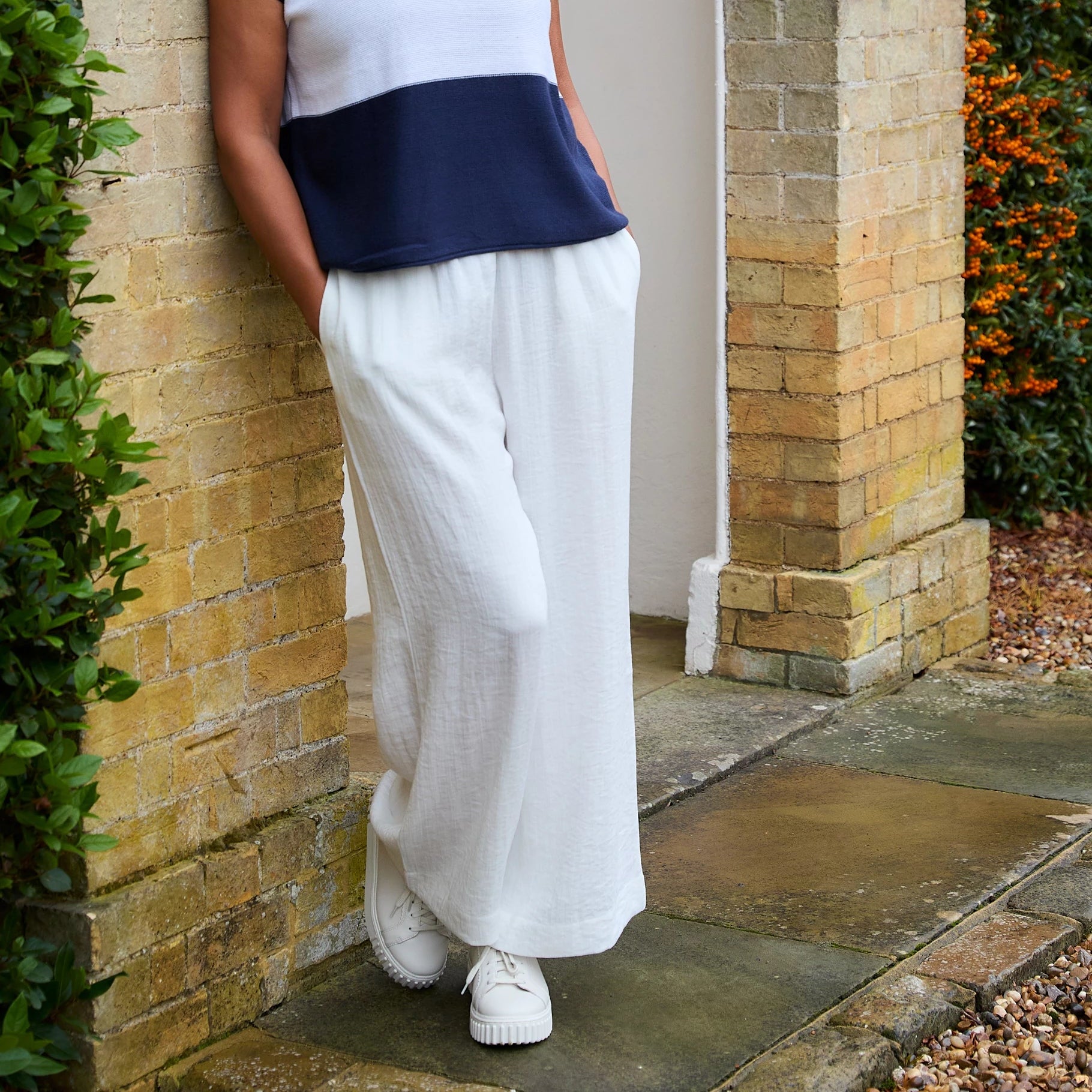 Ripple Elastic Waist Palazzo Pants