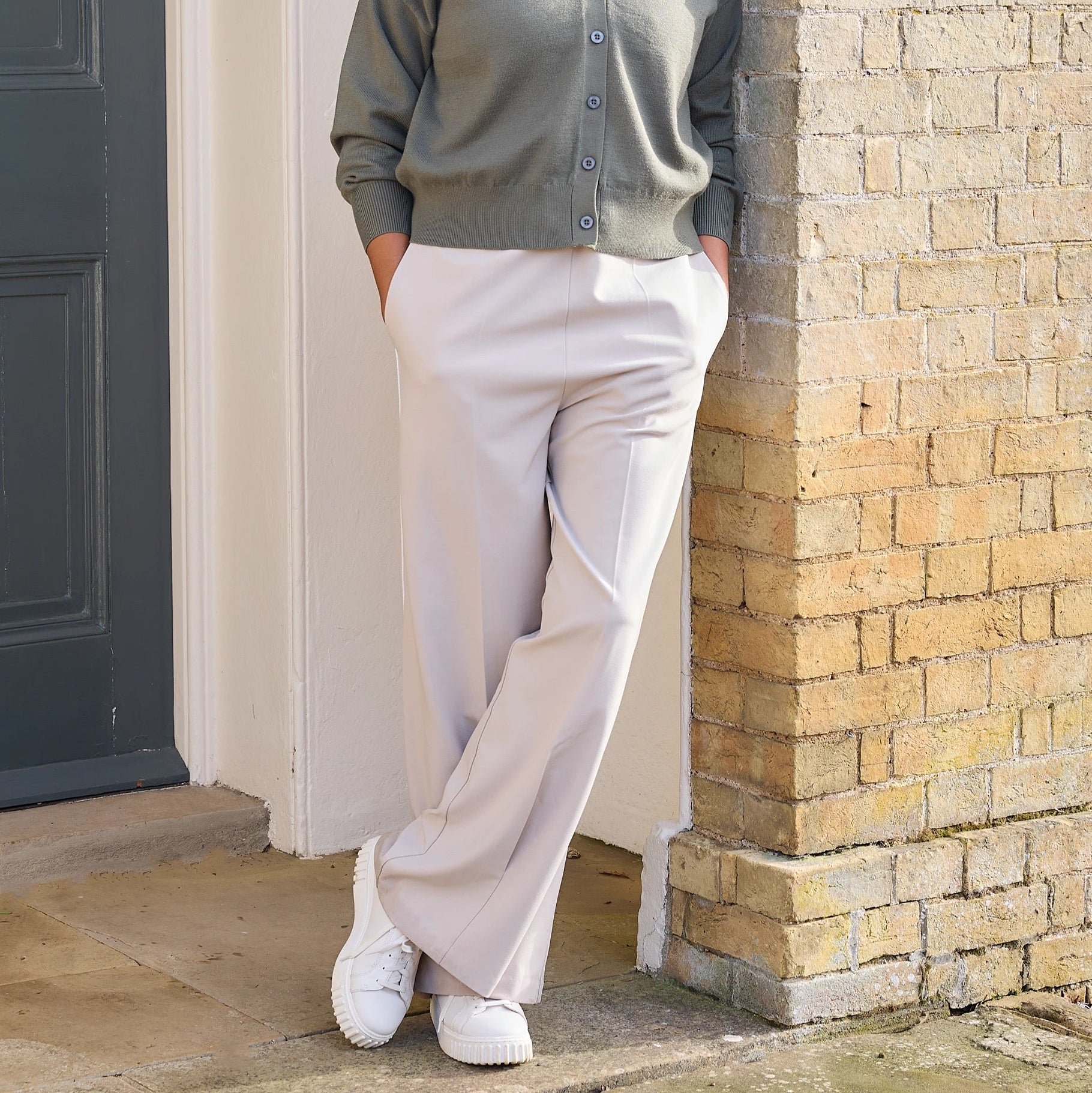Channel Front Wide Leg Piping Trouser