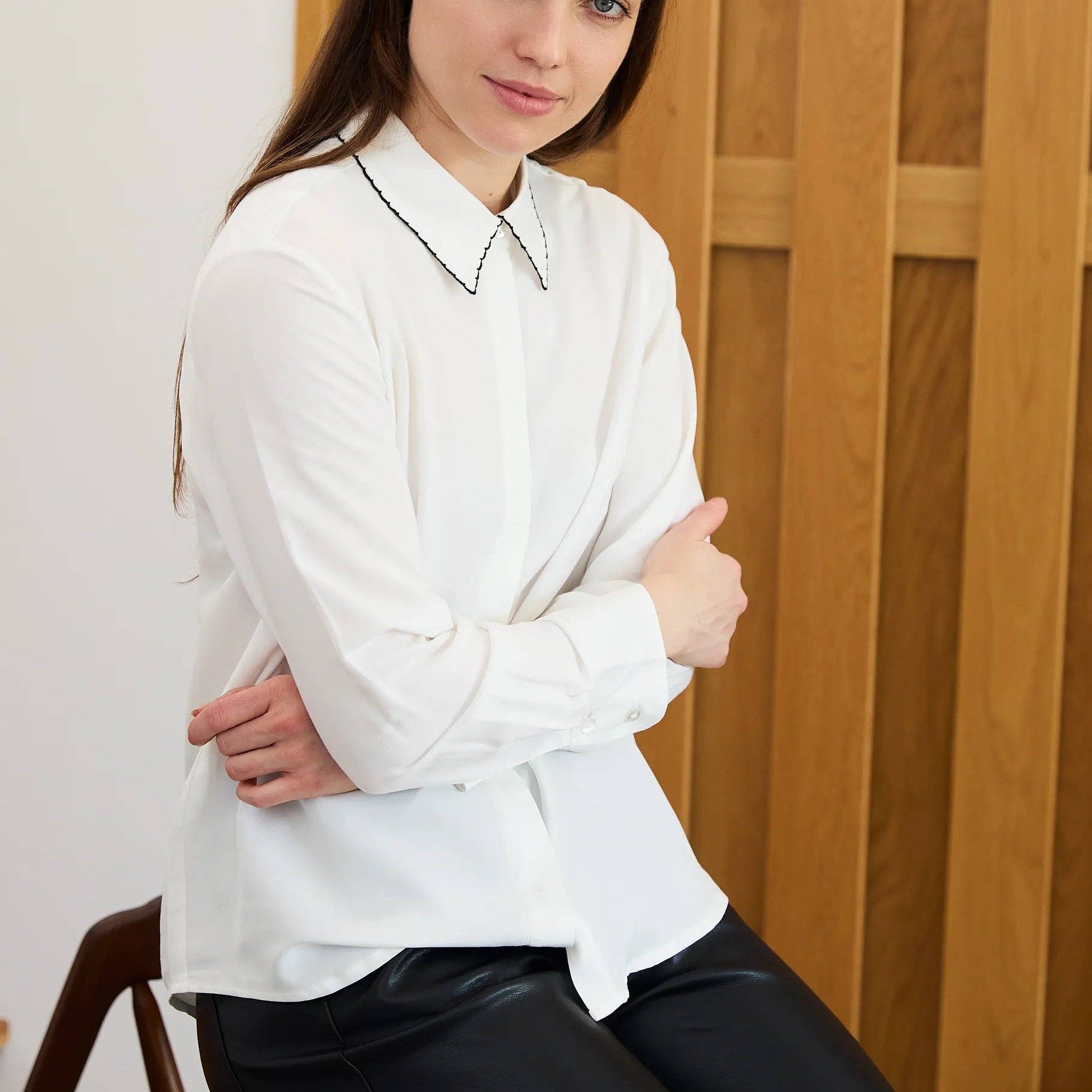 Scallop Edge Collar Shirt