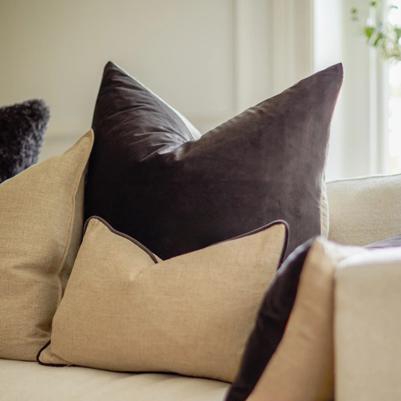 Chalk Bertie Small Ramie Cotton Oblong Cushion