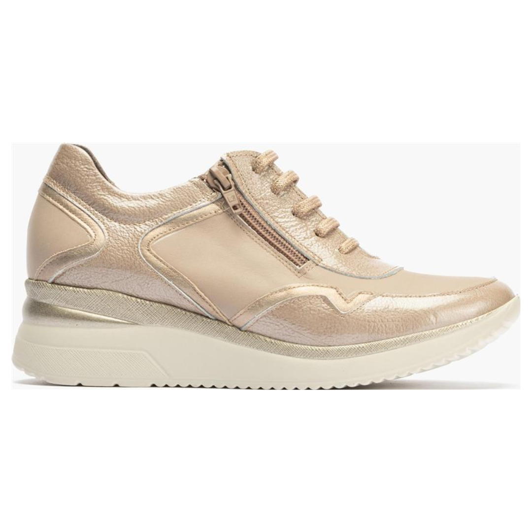 Pitillos Beige Leather Trainers with Metallic Trim