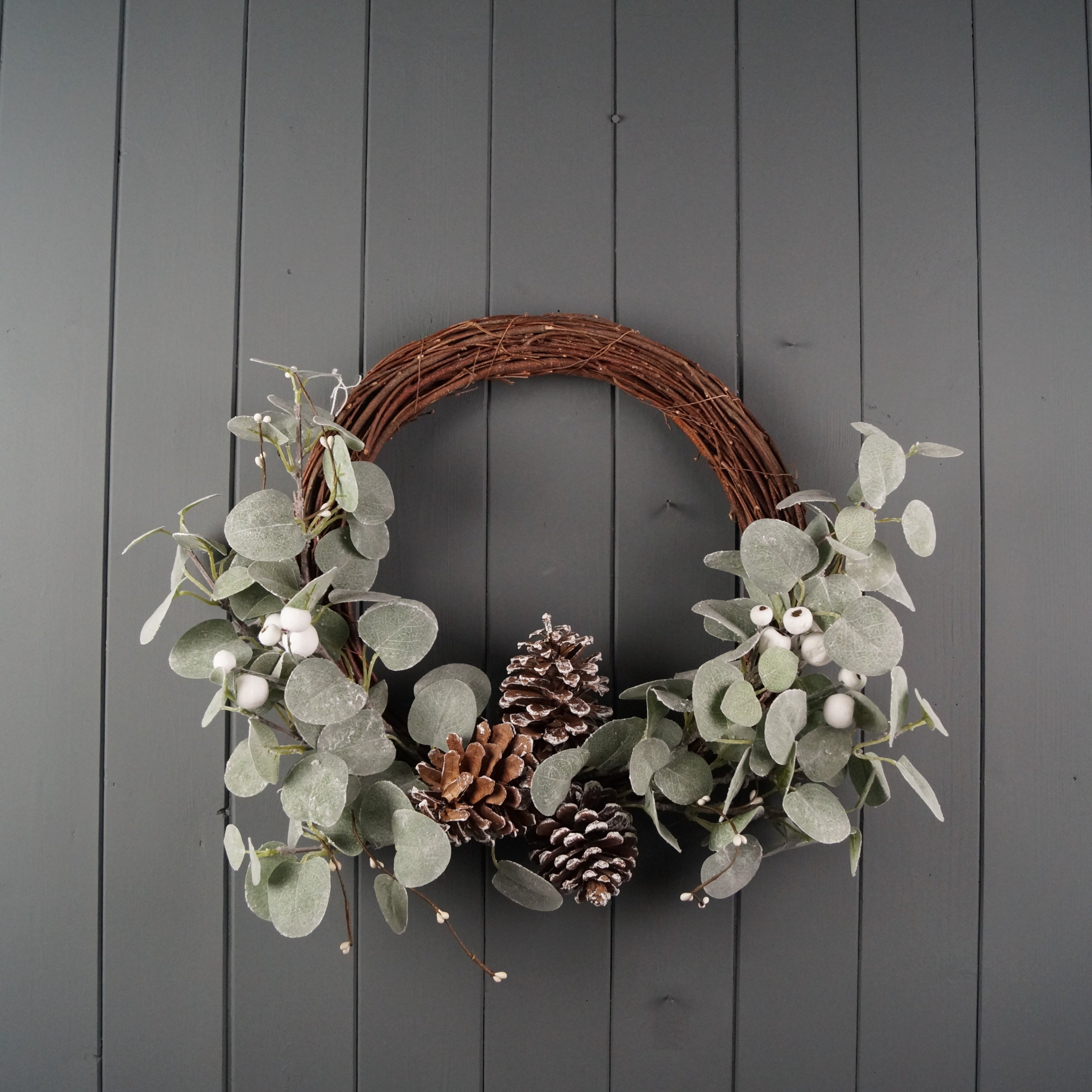 White Berry Wreath (51cm)