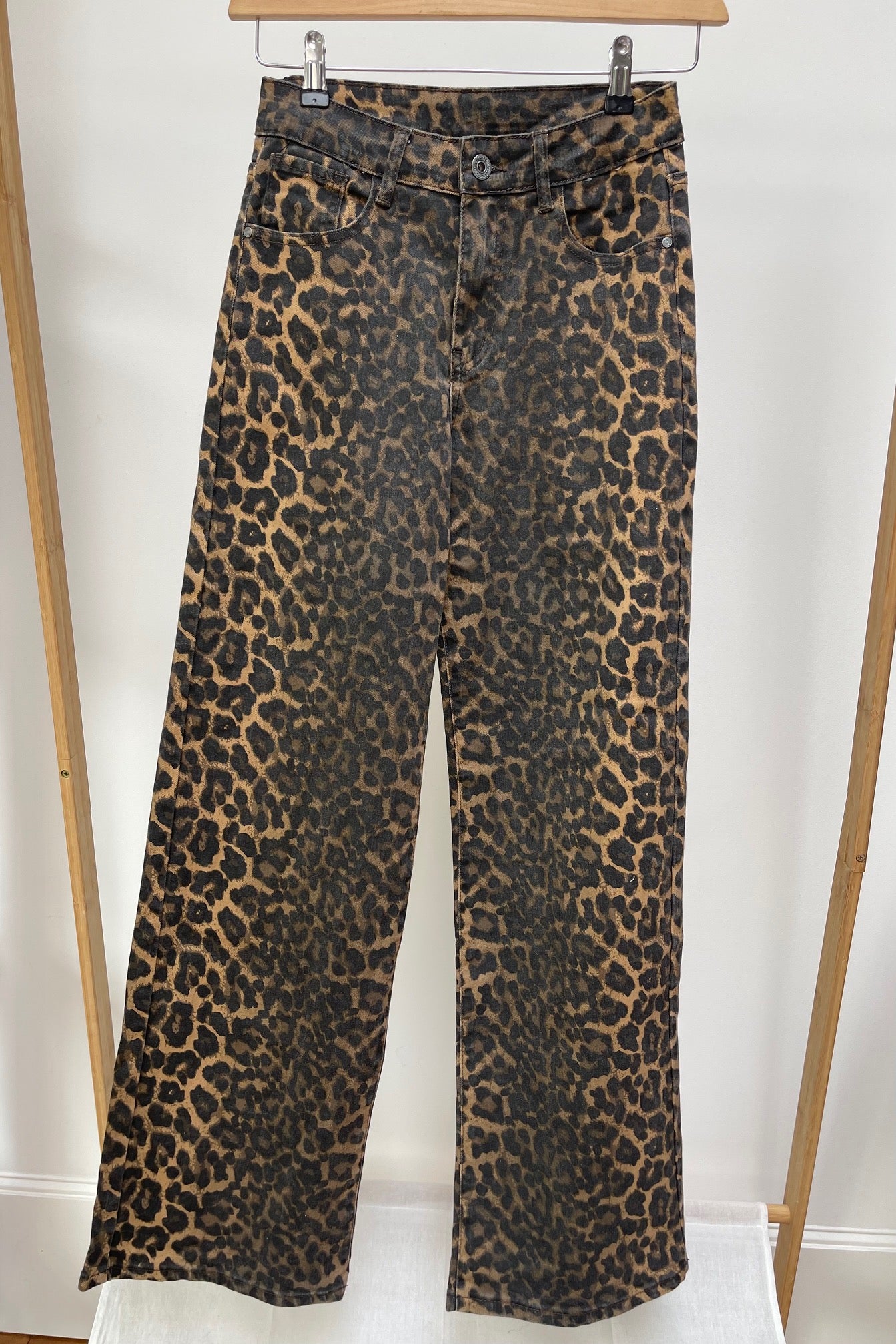 Rebekka Leopard Relaxed Fit Straight Jeans