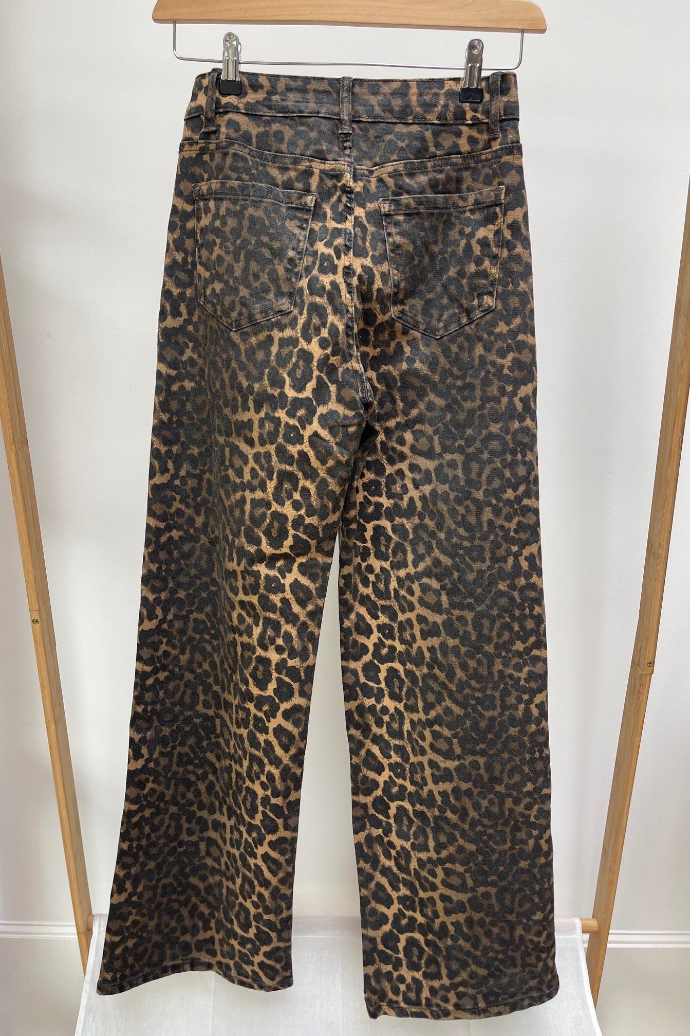 Rebekka Leopard Relaxed Fit Straight Jeans